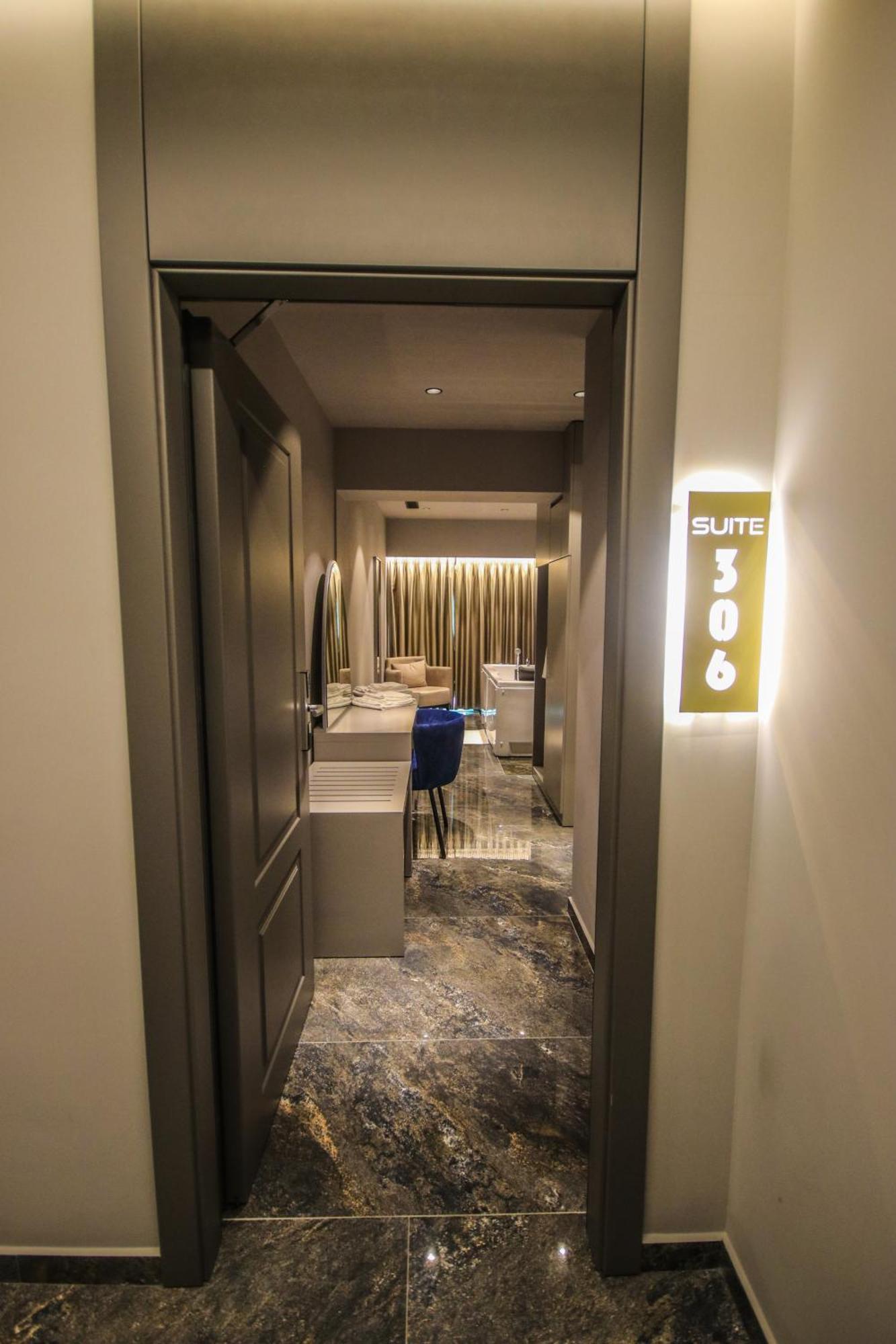 Love hotel Atrium Mjull-Bethore