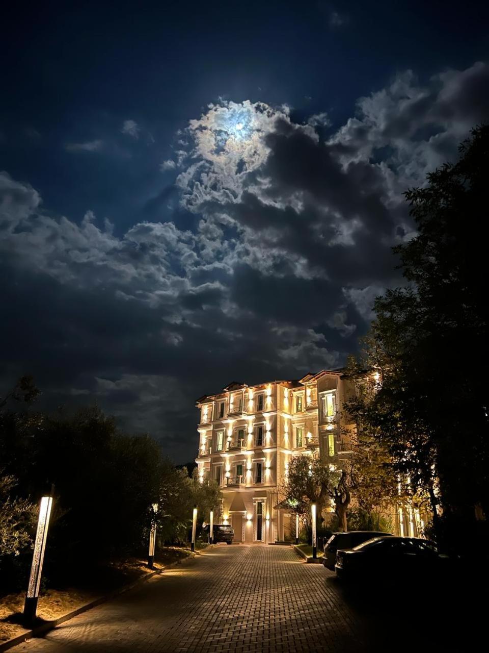 Atrium * Mjull-Bethore